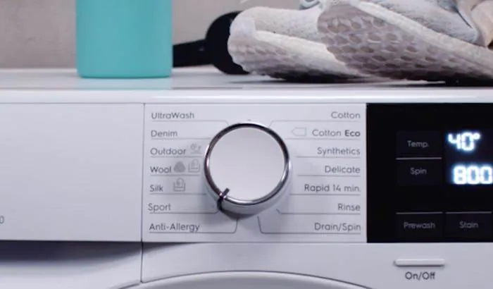 Spalare pantofi sport